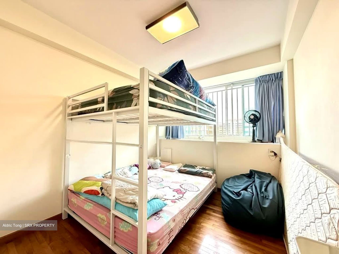 The Esparis (D18), Condominium #564243071